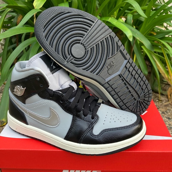 Air Jordan 1 Mid SE - Picture 7 of 7